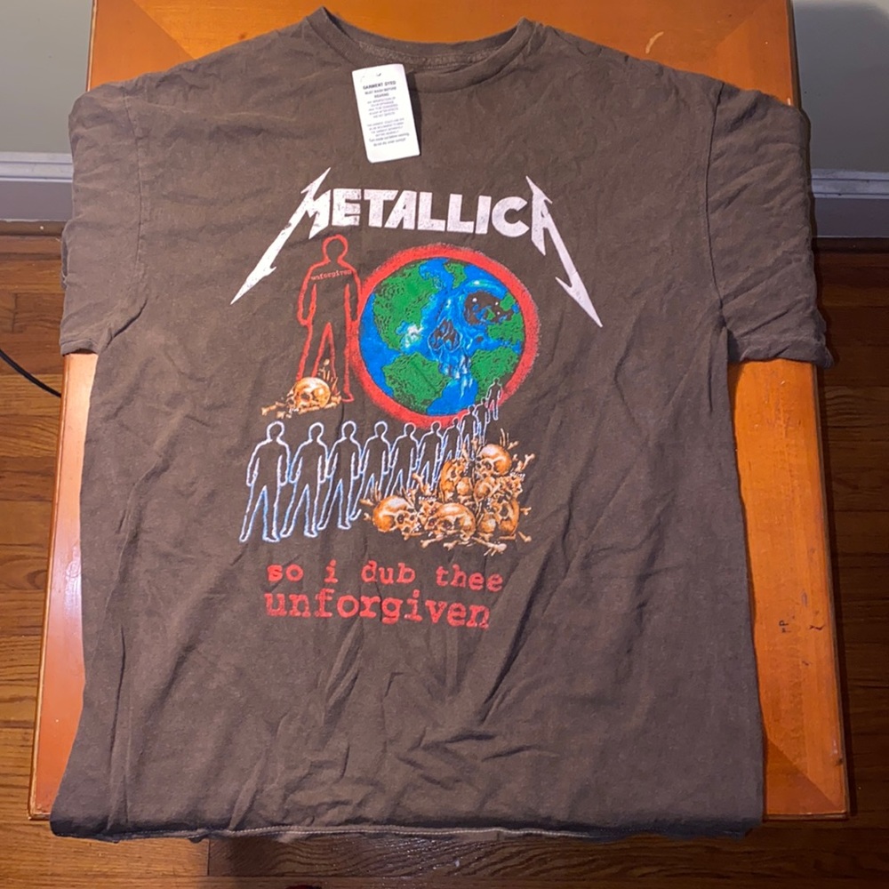Graphic tee